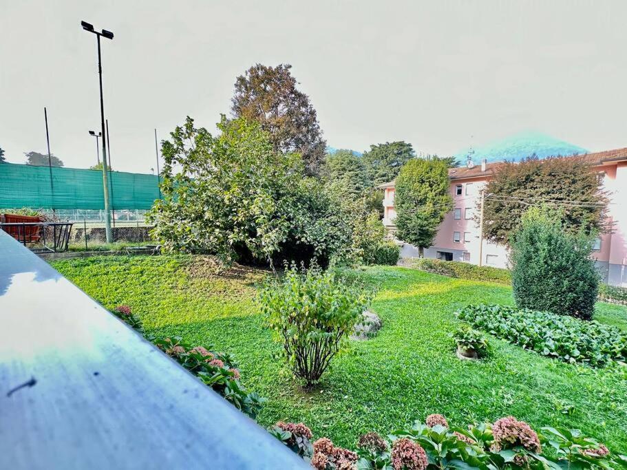 Low Cost Holiday An Business House And Free Park By Revenue House Комо Екстериор снимка